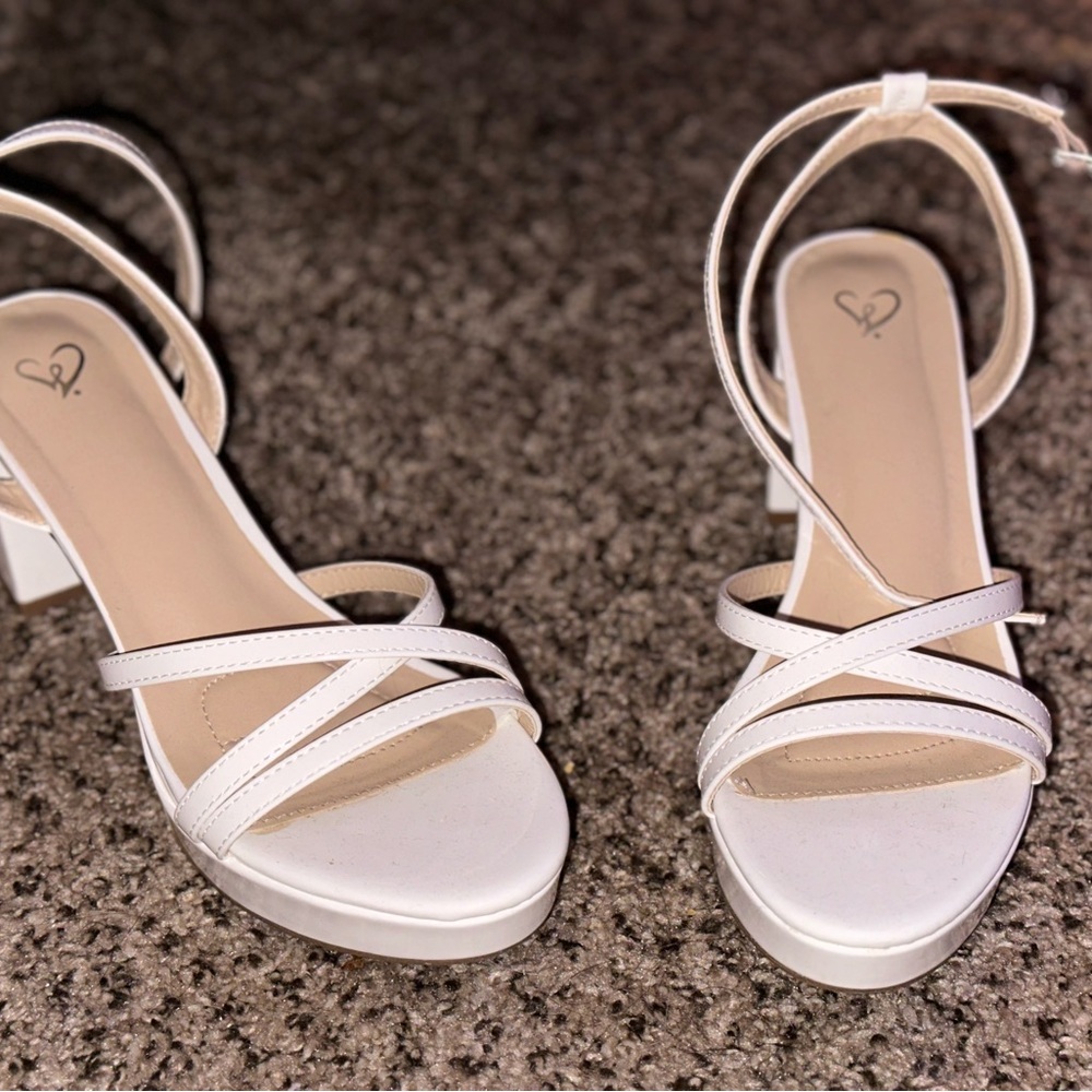 Lena White Heeled Sandals with Criss-Cross Straps